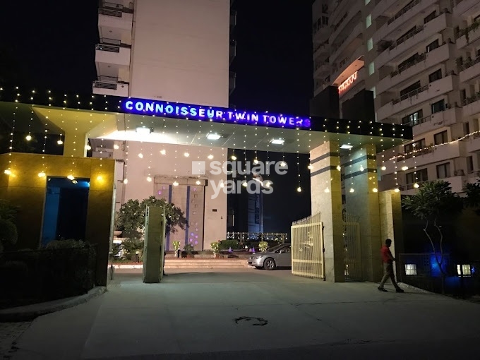 Connoisseur Twin Tower