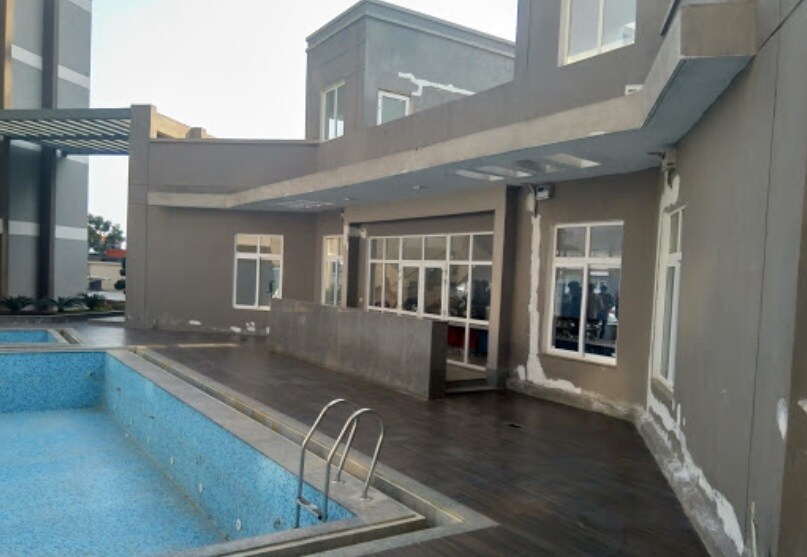 Corona Gracieux Amenities-Features