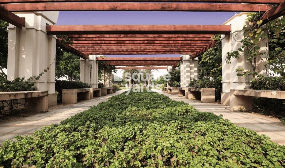 DLF Alameda Independent Floors Amenities-Features 1