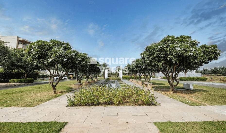 DLF Alameda Independent Floors