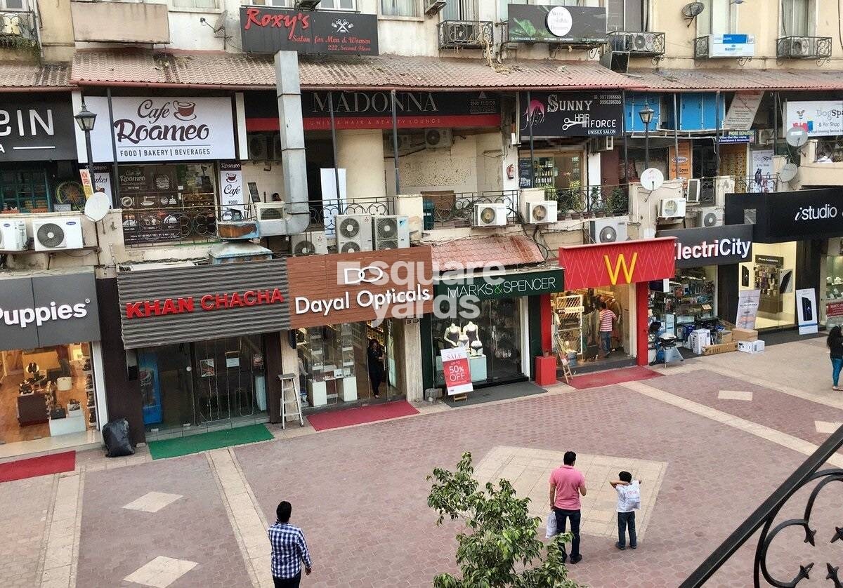DLF Galleria Market