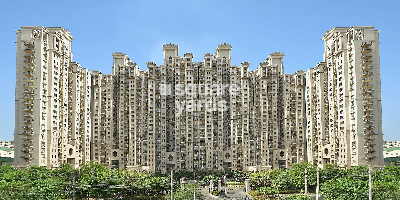 dlf-hamilton-court