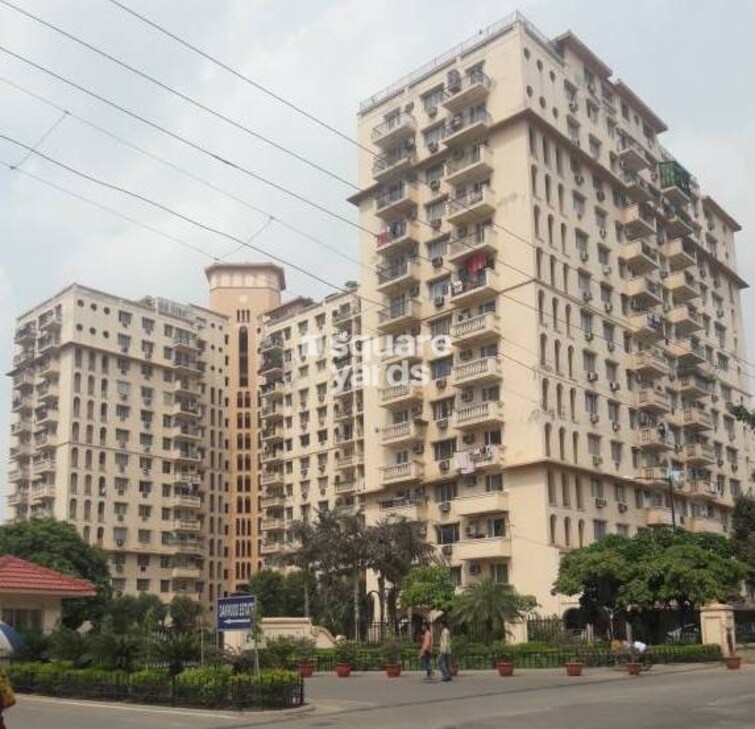 DLF Oakwood Estate Tower View 1