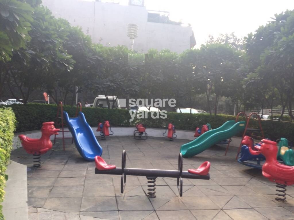 DLF The Belaire Amenities-Features