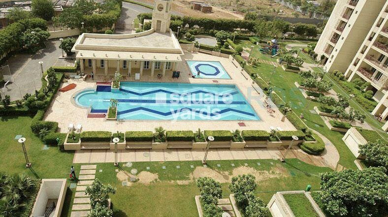 DLF The Summit Clubhouse External Image