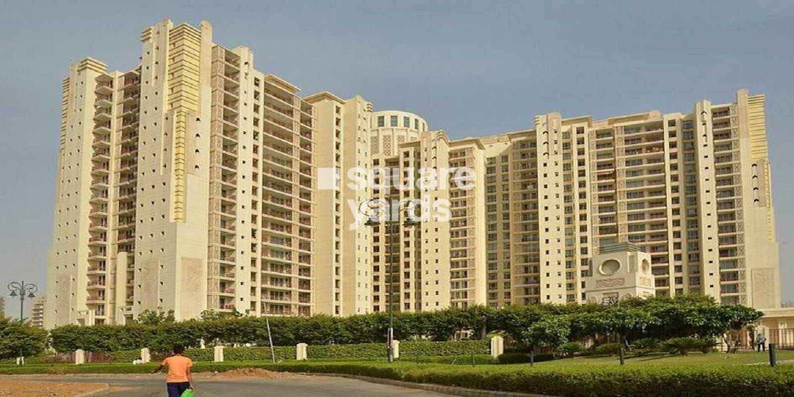 DLF The Summit residential project in DLF Phase V