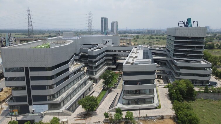 Elan Miracle Tower View 9