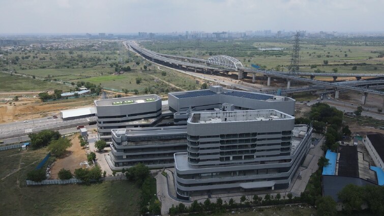 Elan Miracle Tower View 10