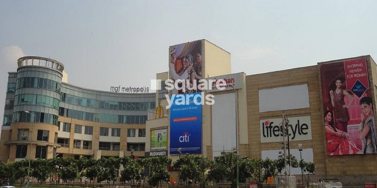 Emaar MGF Metropolis residential project in DLF Phase II