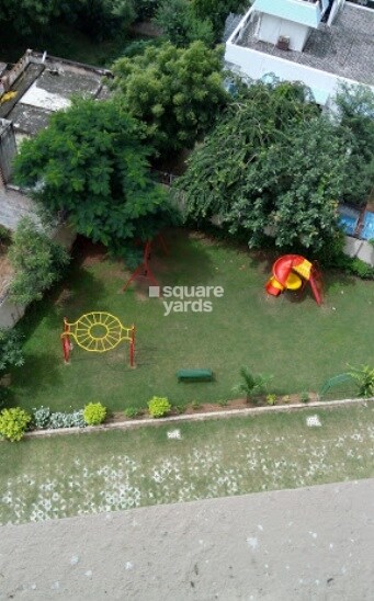 Emerald Green Amenities-Features