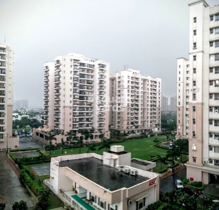 Eros Wembley Premium Tower Apartment Exteriors 1