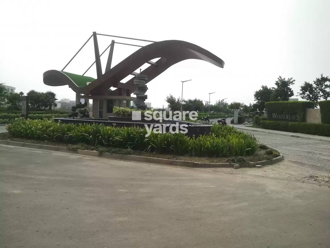 Experion The Westerlies Plots Entrance View