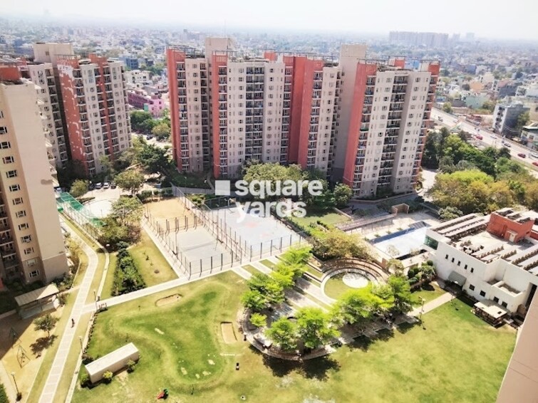 Mahindra Aura Tower View 3