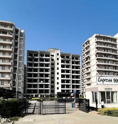 Pareena Express Heights Pareena Express Heights