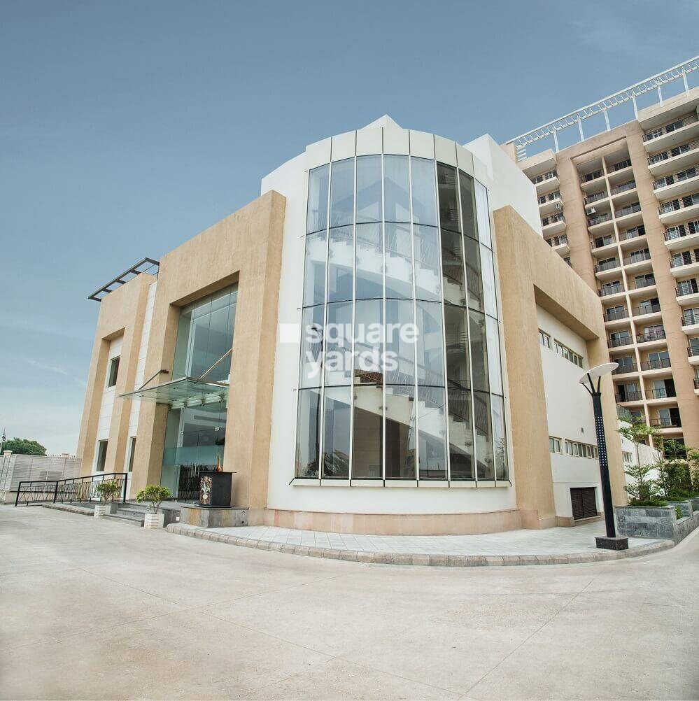 Satya Nora Clubhouse External Image