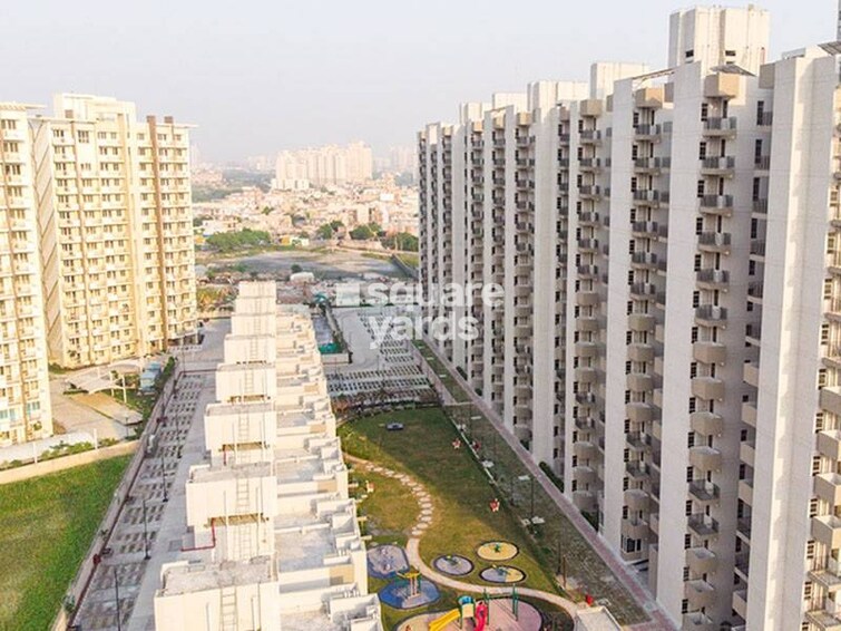 Signature Solera Apartment Tower View 2