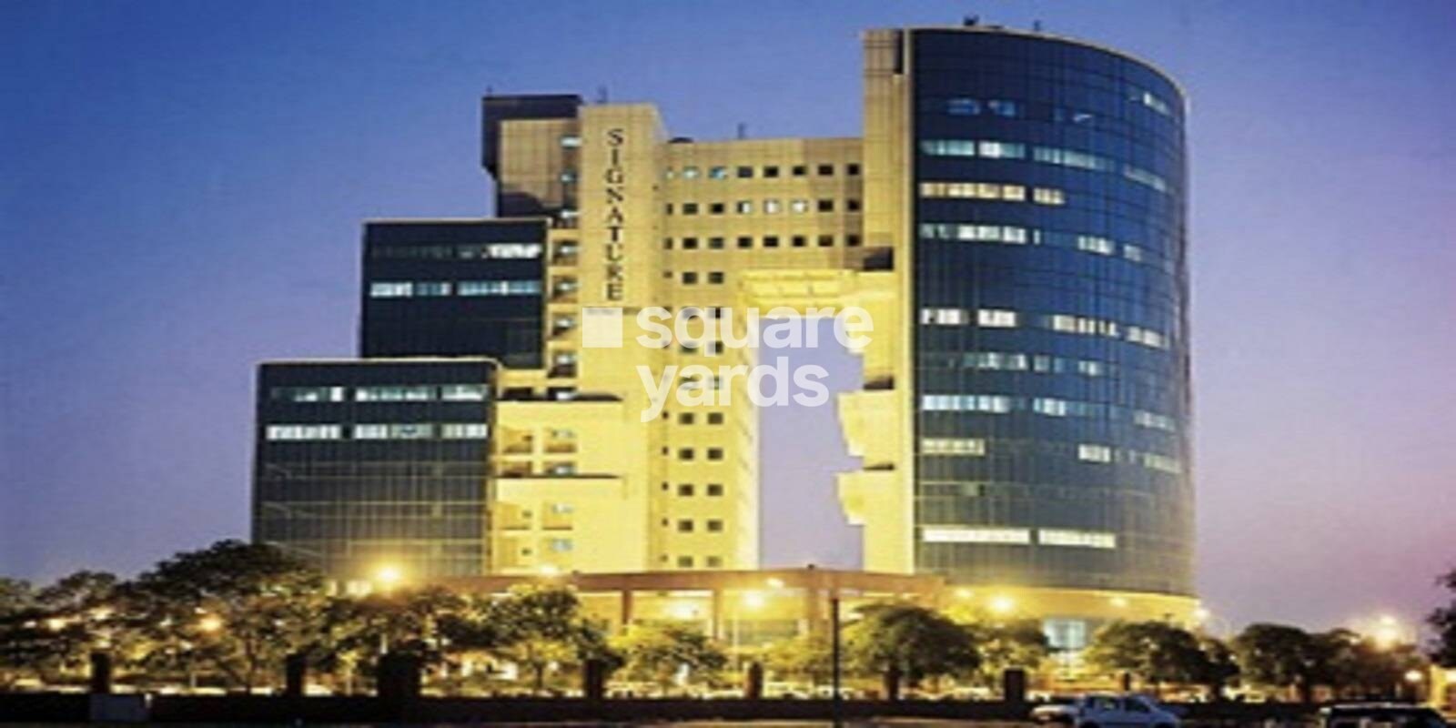 signature-tower-sector-30