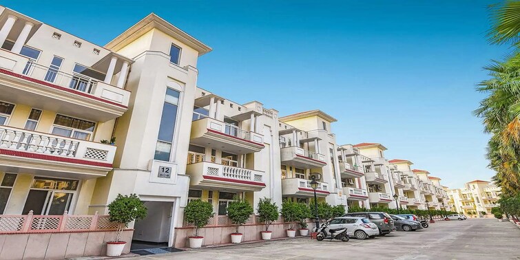 SS Almeria Apartment Exteriors 3