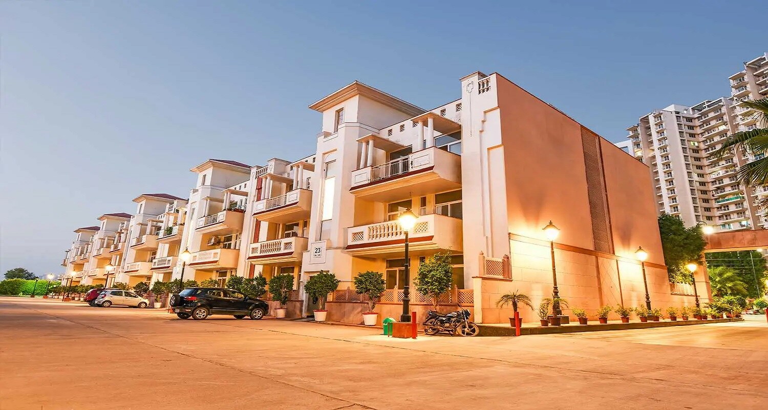 SS Almeria Apartment Exteriors 4