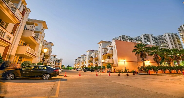 SS Almeria Apartment Exteriors 5