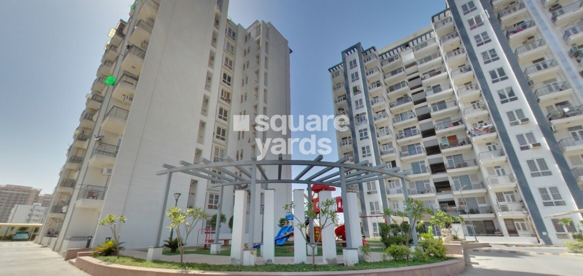 Tulip White Tower View 4