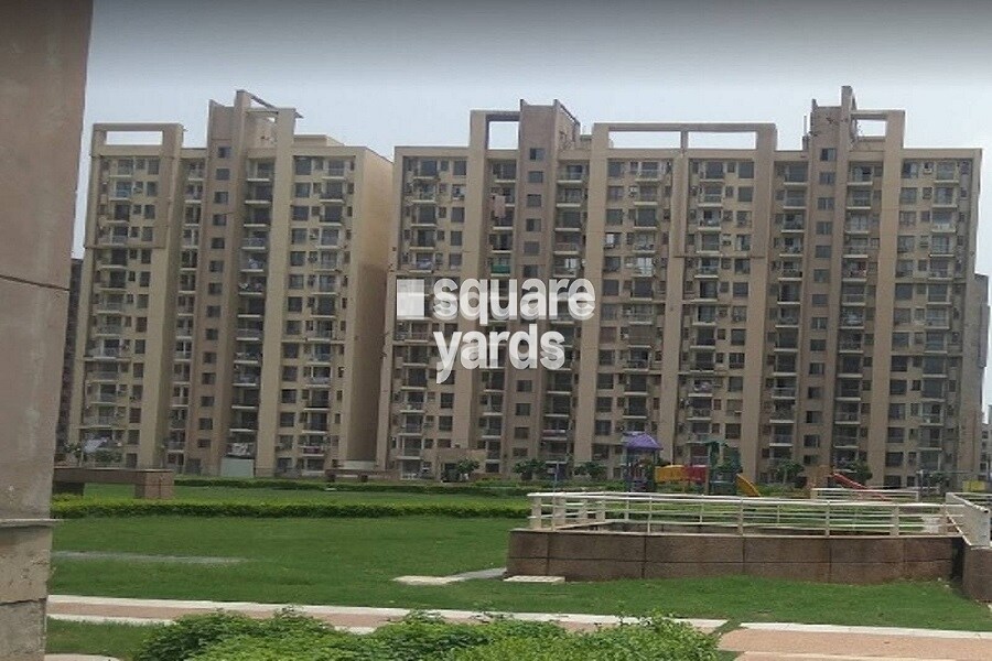 Unitech The Residences Sector 33 Tower View