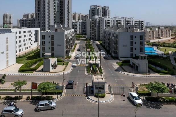 Vatika Boulevard Residences Tower View 4