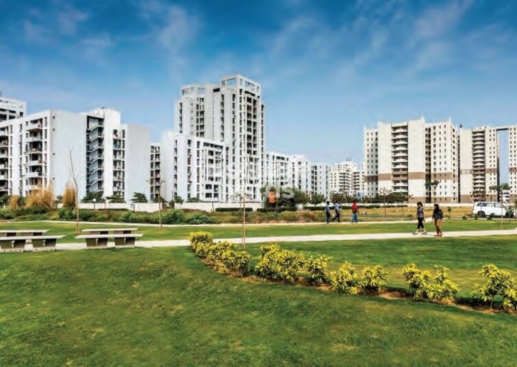 Vatika City Homes Tower View 2