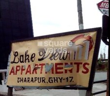 Lake View Apartments Featured Image