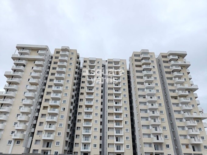 Amigo United Avenues Tower View 1