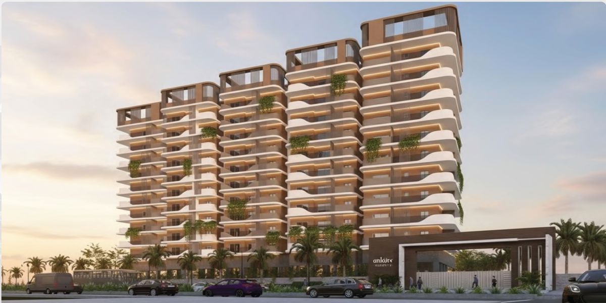 Breeze In The Courtyard