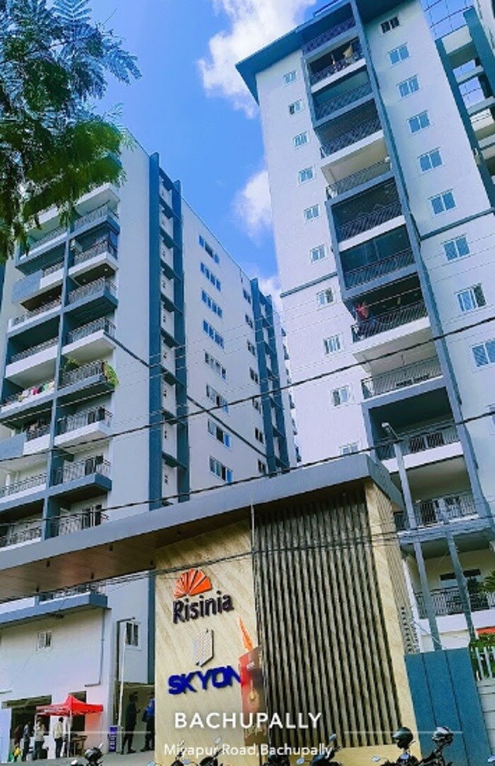 Risinia Skyon Apartment Exteriors