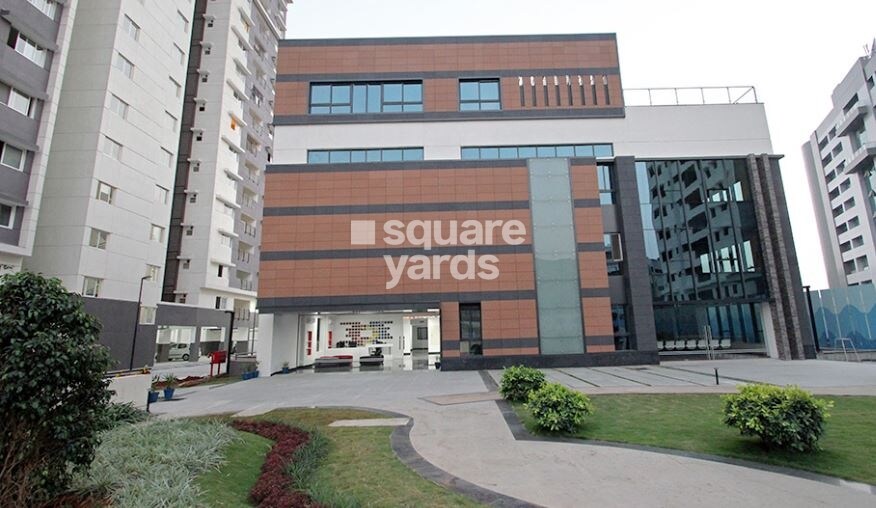 Salarpuria Necklace Pride