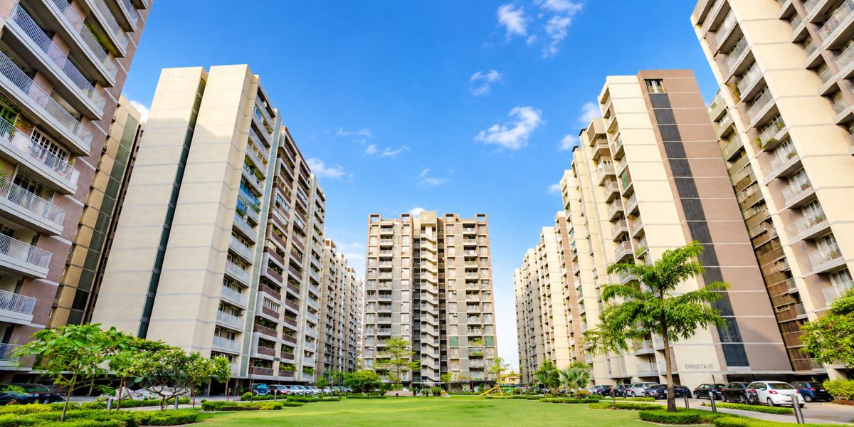 Apollo DB City, Nipania, Indore