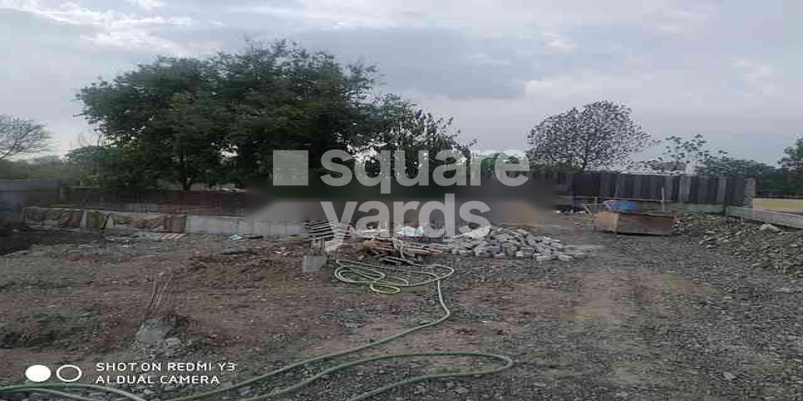 Mrignayni Satguru Premium