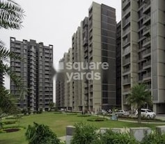 Apollo DB City, Nipania, Indore