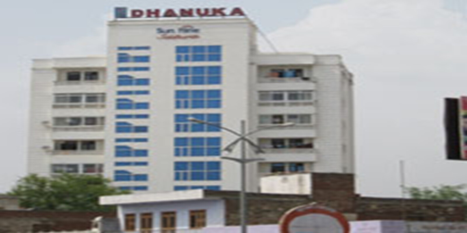 Dhanuka Sunshine Siddharth