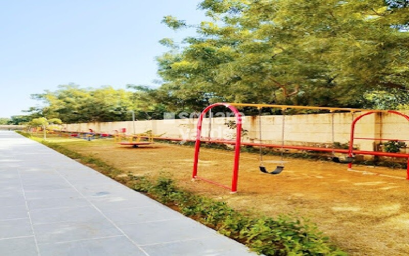 Felicity Roongtas Aventura