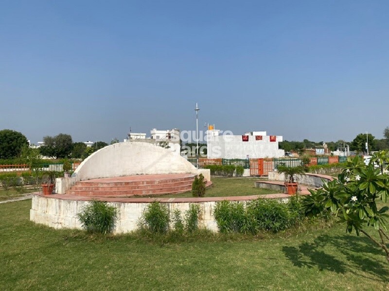 Roylux The Park Royal