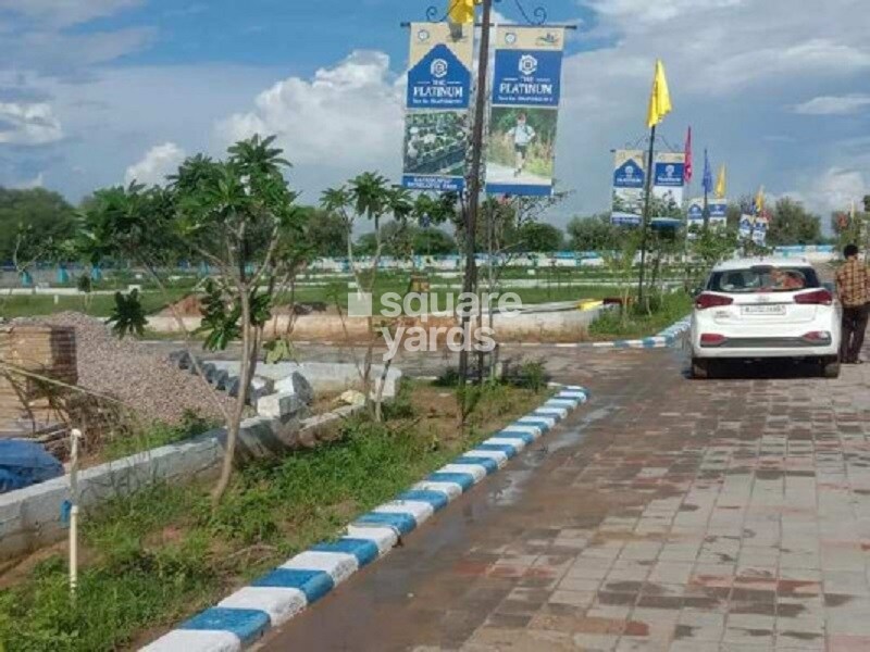 VRB The Platinum City Plot Images 1