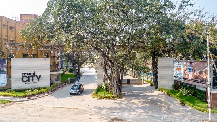 Emami City Entrance View