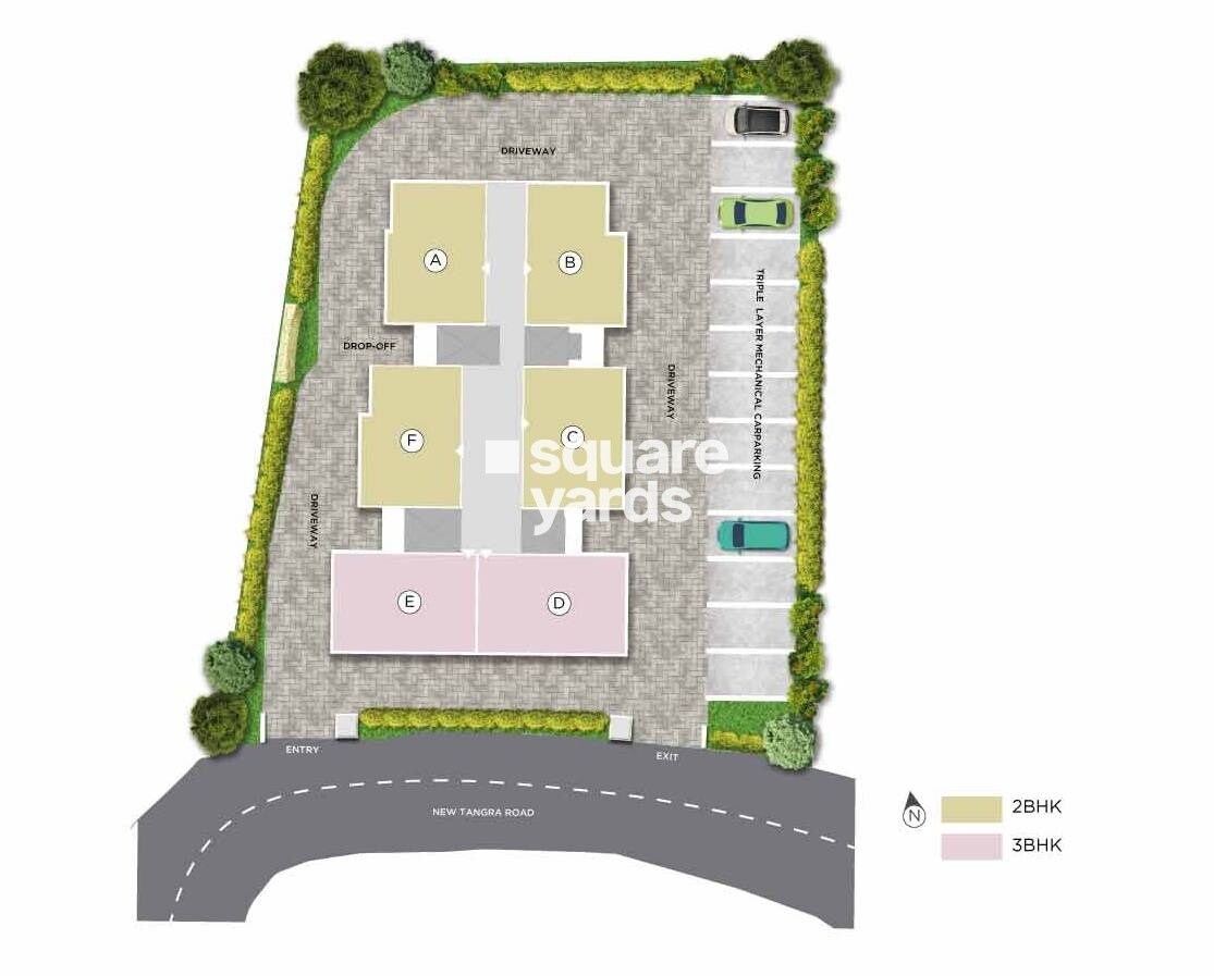 PS-Montage_a model of a building with a toy train on top of it