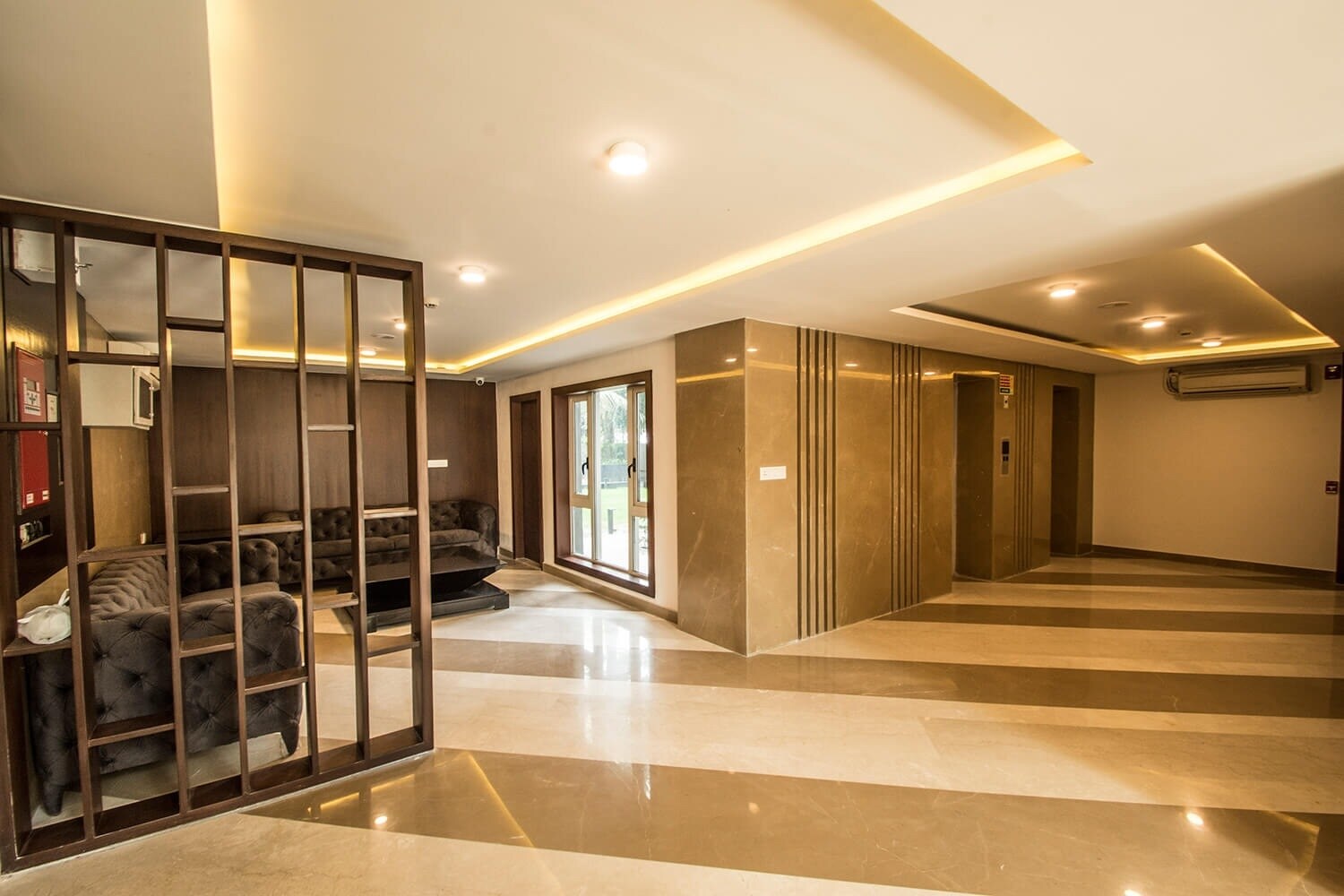 Salarpuria Sattva The Avenue Lift Lobby Image 2