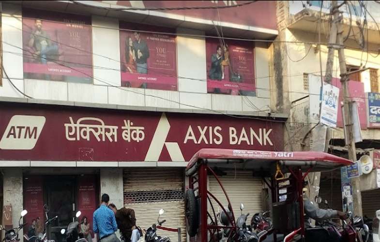Axis Bank,  Palam