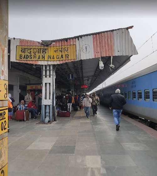 Badshah Nagar Railway Station,  Mahanagar