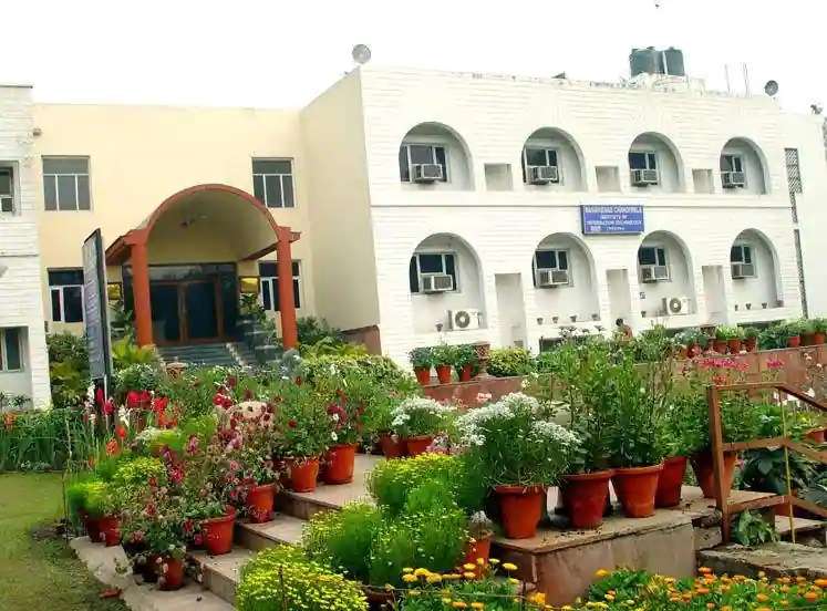 Banarsidas Chandiwala Institute Of Medical Sciences,  Chandni Chowk