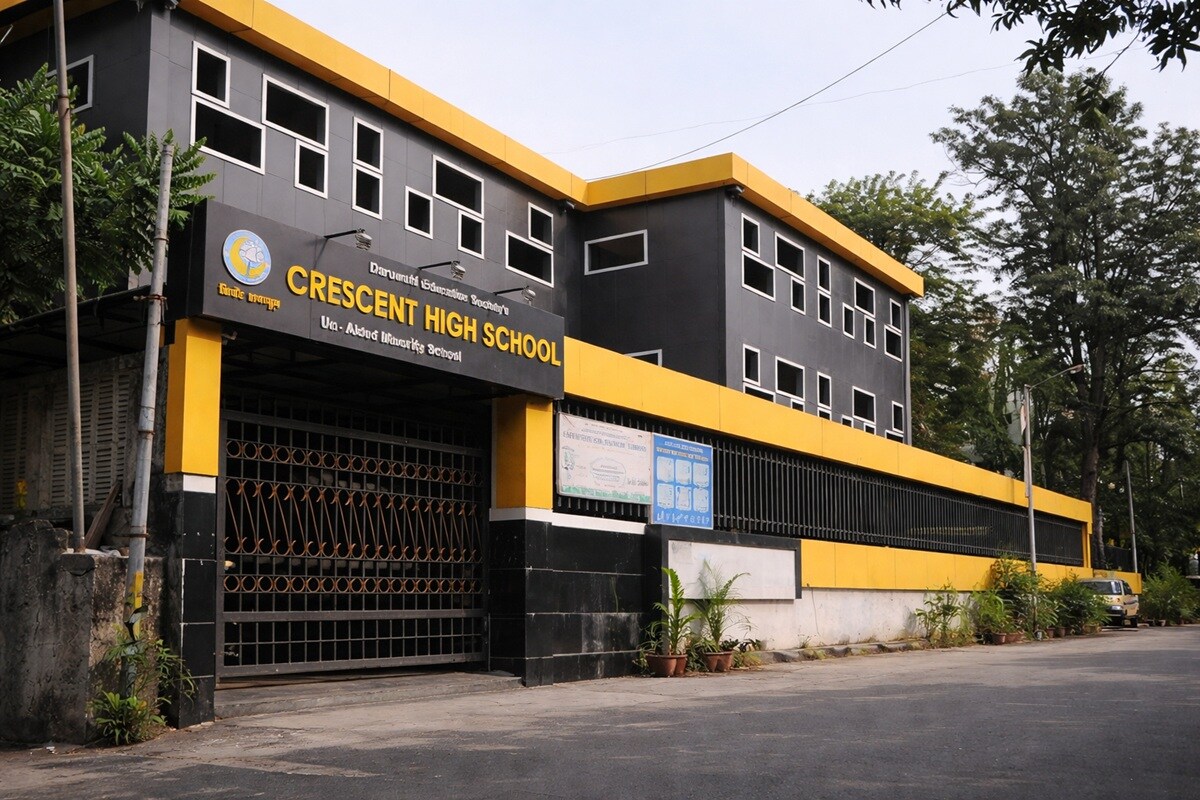 Crescent School Gultekdi