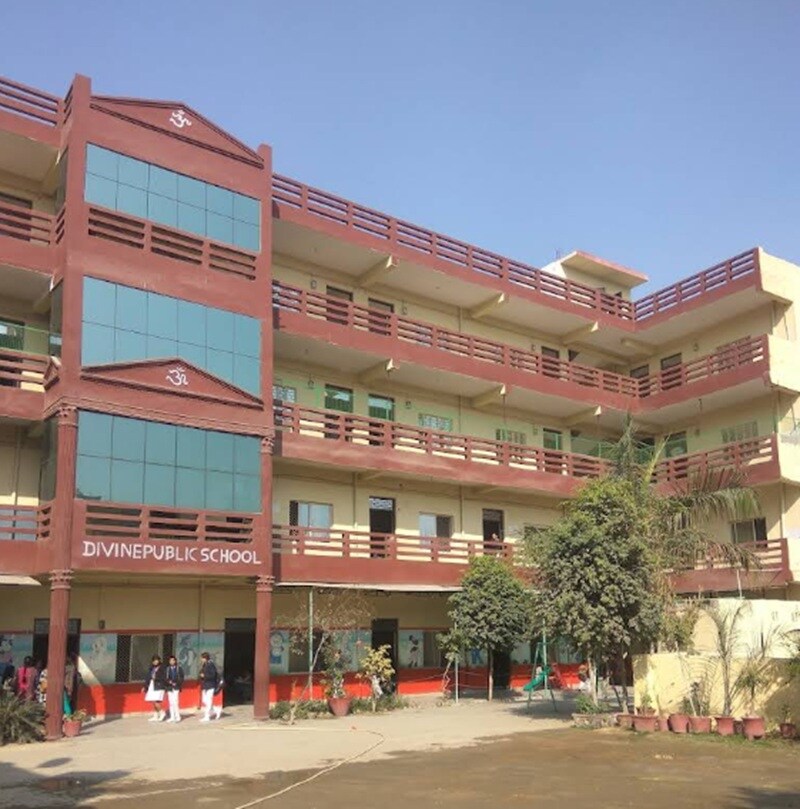 Devine Public School Sector 101