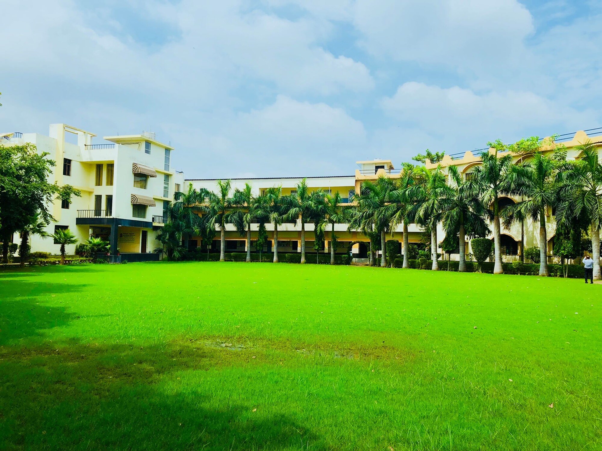Drona Public School Sector 9