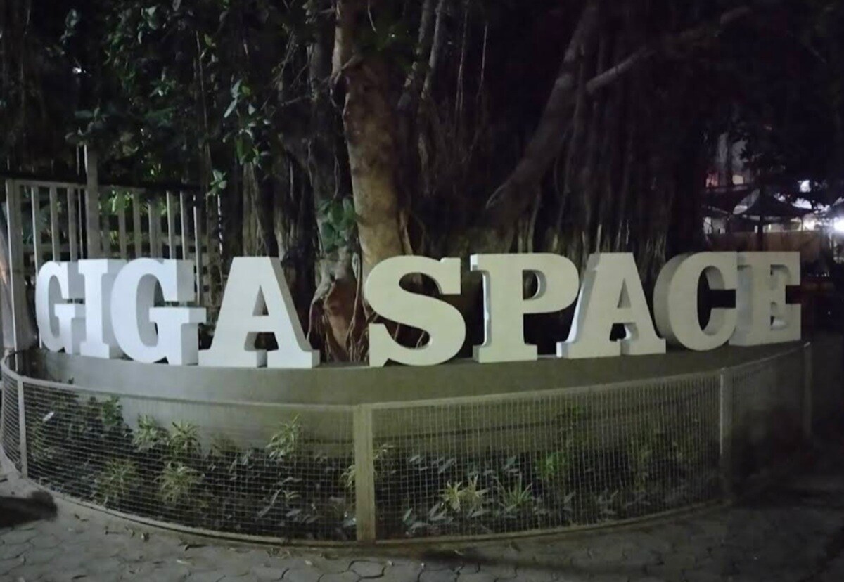 Giga Space Viman Nagar
